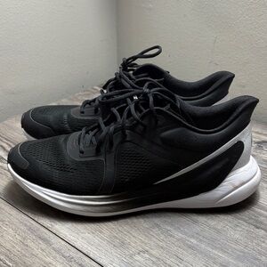 Lululemon Size Men’s 11 Black and White Athletic Sneakers Excellent Condition